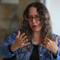 “Invento de la soledad”, una comedia bastante seria de una pareja que es trío