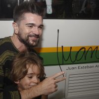 Juanes, el niño gigante de Medellín convertido en estrella, cumple 50 años