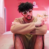 Bad Bunny es tendencia por besar a bailarines y ser nombrado el mejor artista del año