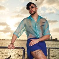 Bad Bunny le botó el celular a una fans y recibe un “te amamos como sea”