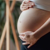 Quedó embarazada y no sabe quién es el padre