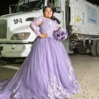 Quinceañera posó junto a camión de basura para honrar el trabajo de su padre