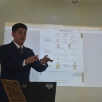 Santo Domingo. Josué estudió Ingeniería y creó un diccionario en lengua de señas
