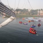 colapso de un puente que dejó 134 muertos en la India