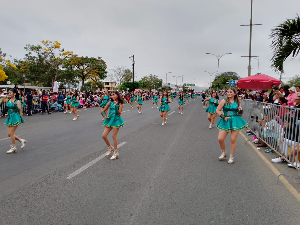 Estudiantes rinde homenaje a Portoviejo por su Independencia