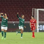 Ariadina Alves (c) de Palmeiras celebra un gol ante el América