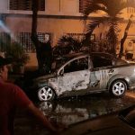 Carro quemado en Guayaquil atentado