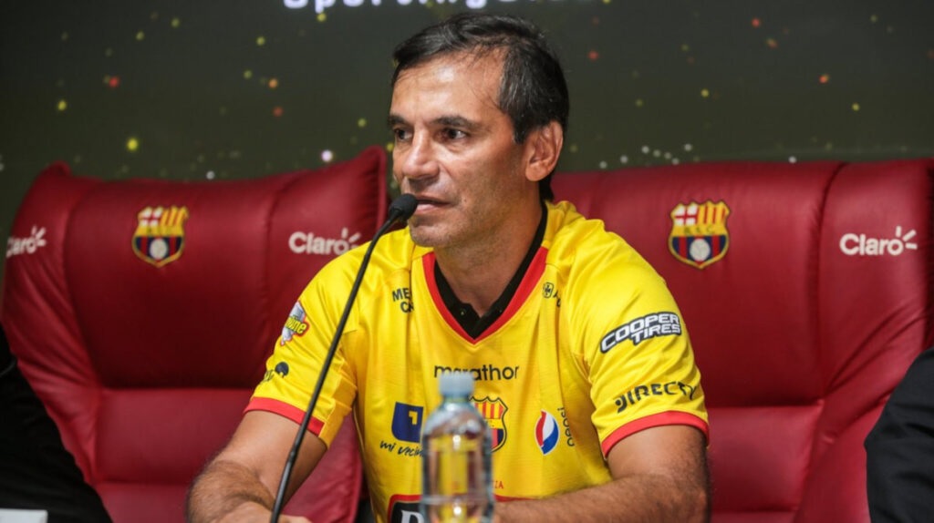 Fabian Bustos. argentino y director técnico de Barcelona