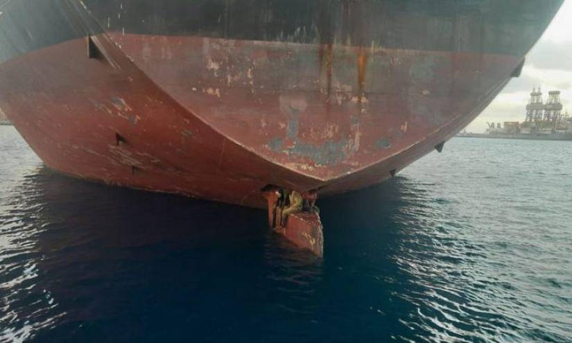 Tres migrantes africanos tuvieron una travesía de once días en el timón de un buque petrolero para llegar a España.