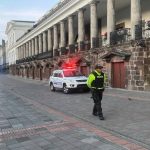 El Palacio de Carondelet amaneció custodiado por la Policía tras la alerta de una supuesta bomba. Cortesía.