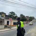 La calle 5 en el tramo que une los barrios Santa Martha y Abdón Calderón, en Manta, es unidireccional.