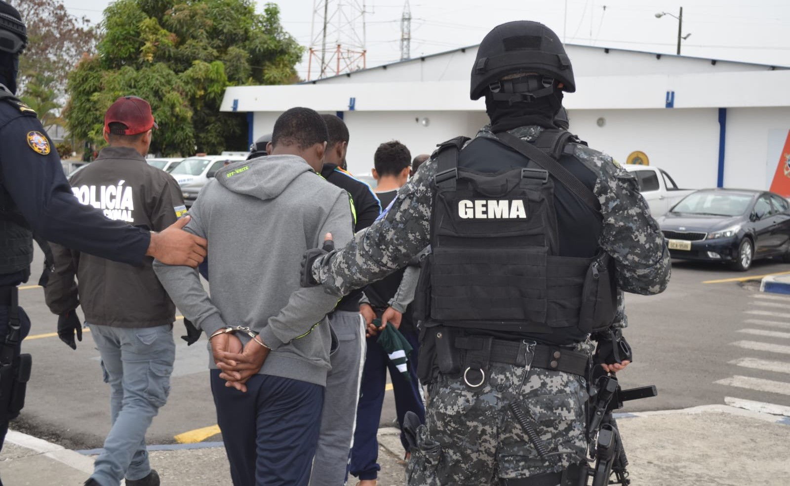 Los detenidos en el narcosubmarino en Salinas