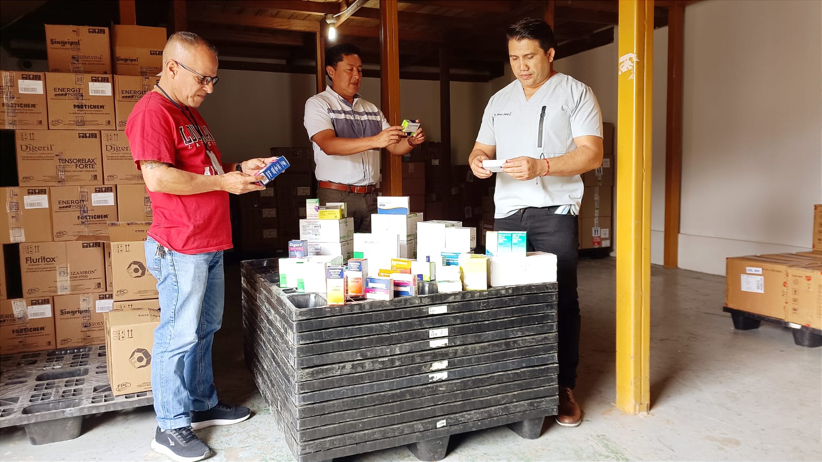 Los proveedores han entregado medicinas en el IESS de Manta