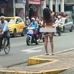 Chica semidesnuda en Quevedo