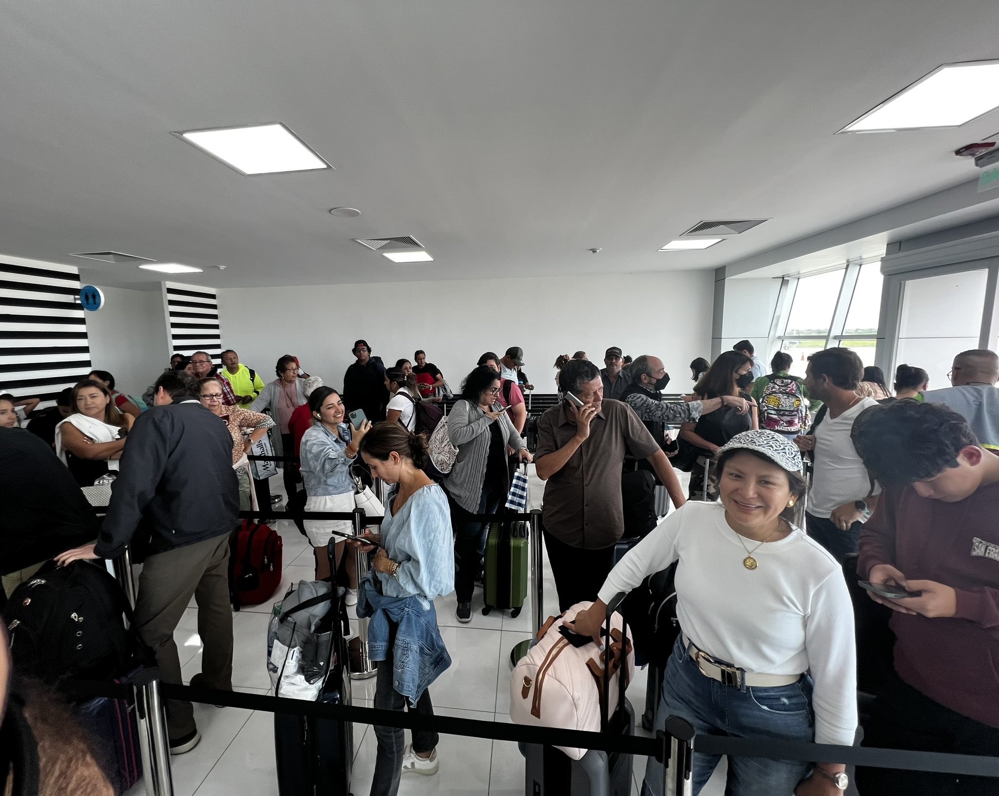 aeropuerto-manta-guayaquil