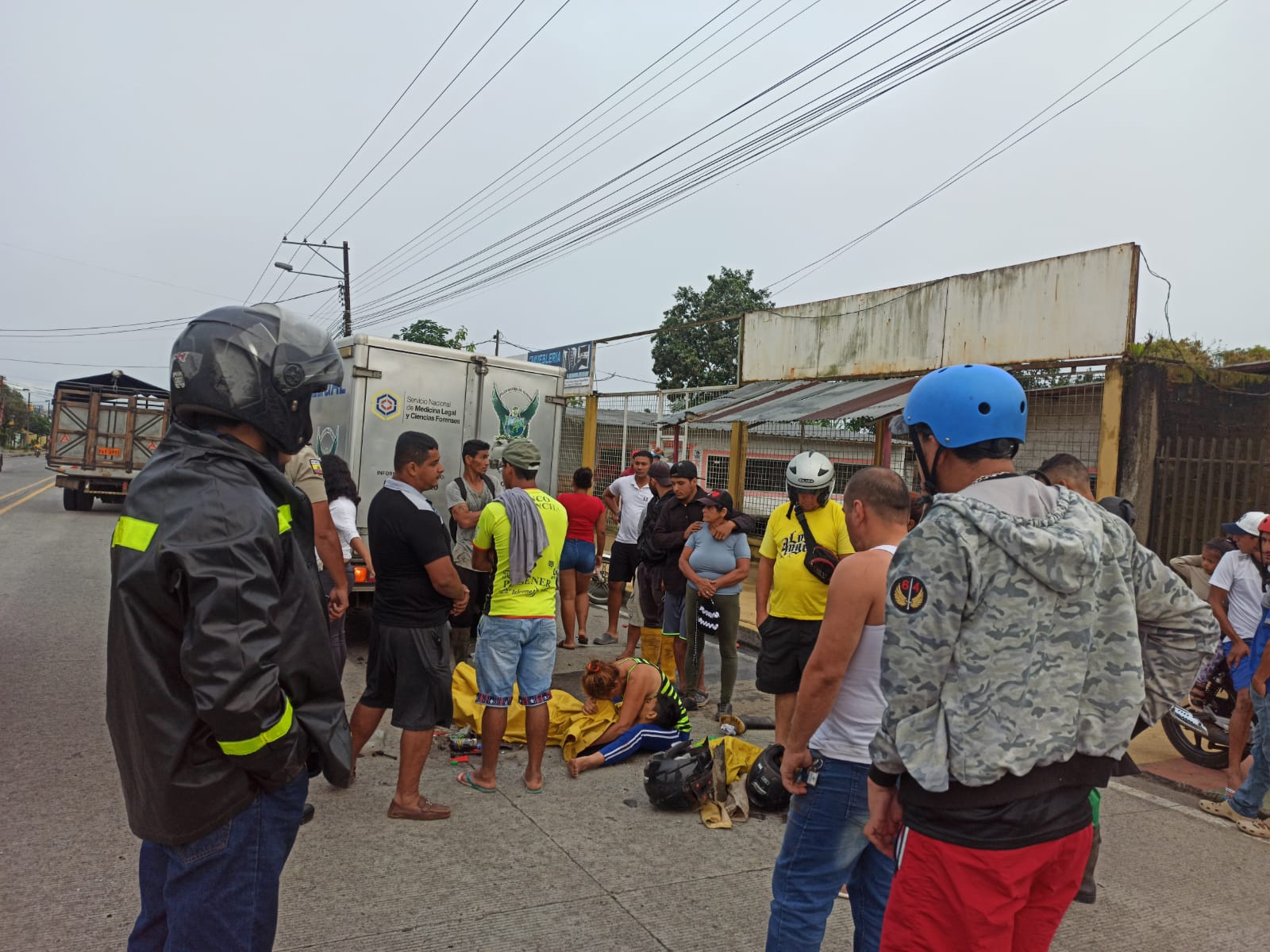 Uno de los dos agricultores falleció producto del accidente registrado en el cantón El Carmen.