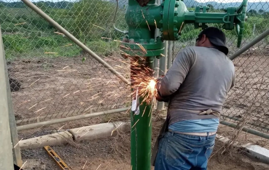 El daño en el acueducto la Esperanza fue reparado por técnicos, informó la Gobernación de Manabí.