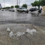 Una fuerte lluvia sorprendió a los mantenses desde las 14h15 de este viernes 31 de marzo del 2023.