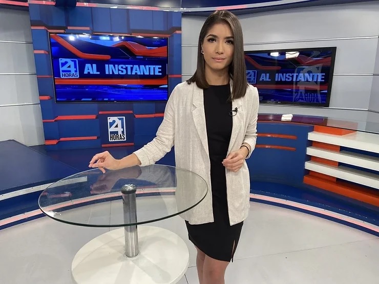 Dayanna Monroy, presentadora del Noticiero 24 Horas y Te Veo Ecuador, le dice adiós a Teleamazonas después de 9 años.