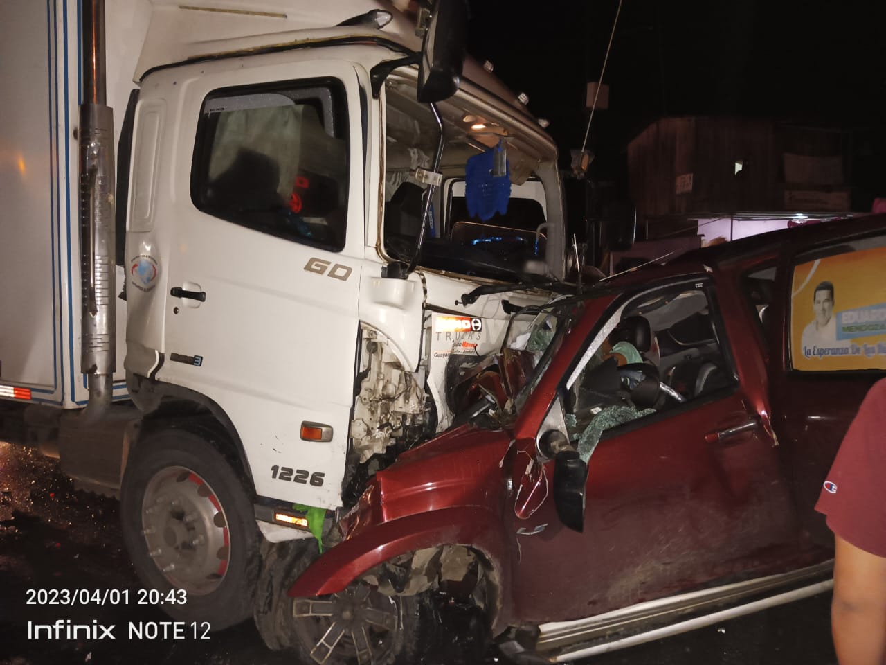 Una tragedia viven cuatro familias del cantón Buena Fe, provincia de Los Ríos. Tres chicos murieron atrapados dentro de una camioneta.