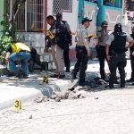 El sonido de al menos siete disparos terminó con la tranquilidad del barrio Honduras, del cantón Jaramijó.