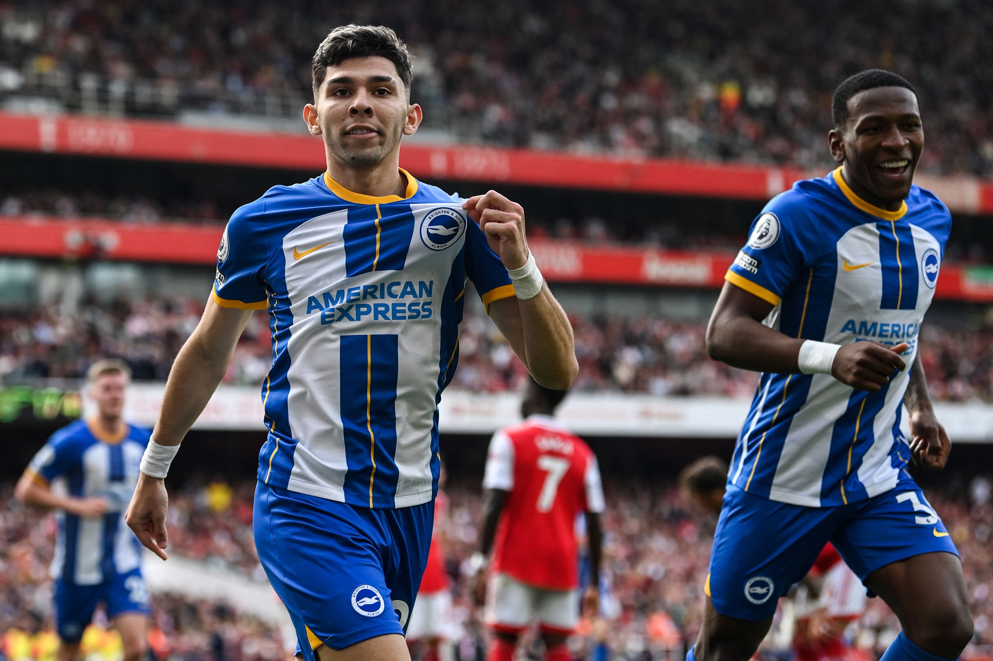 El ecuatoriano Pervis Estupiñán cerró la goleada del Brighton ante el Arsenal este domingo 14 de mayo del 2023.