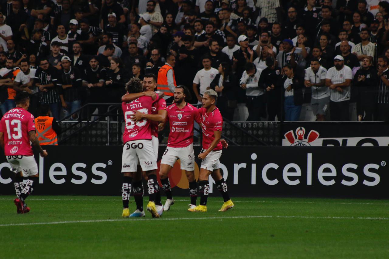 Independiente del Valle le ganó a Corinthians, en Brasil. Los rayados se impusieron 2-1 gracias a un doblete de Lautaro Díaz.