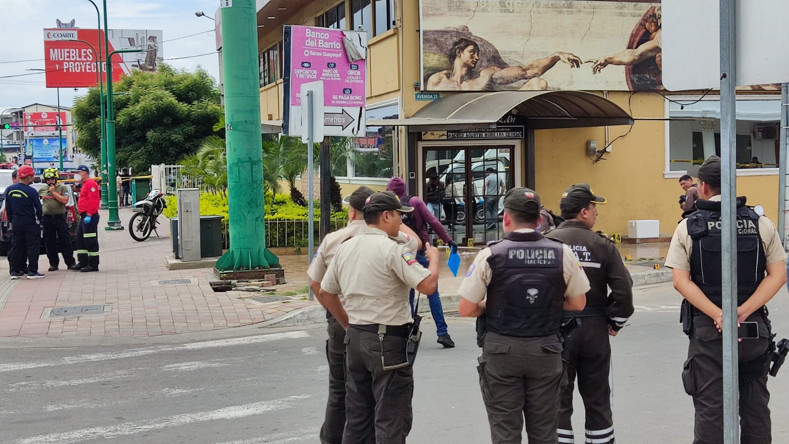 "Mamá resiste…te necesito, sin tí no puedo hacer nada". Este era el clamor de un niño hacia una mujer herida a balazos y ensangrentada.