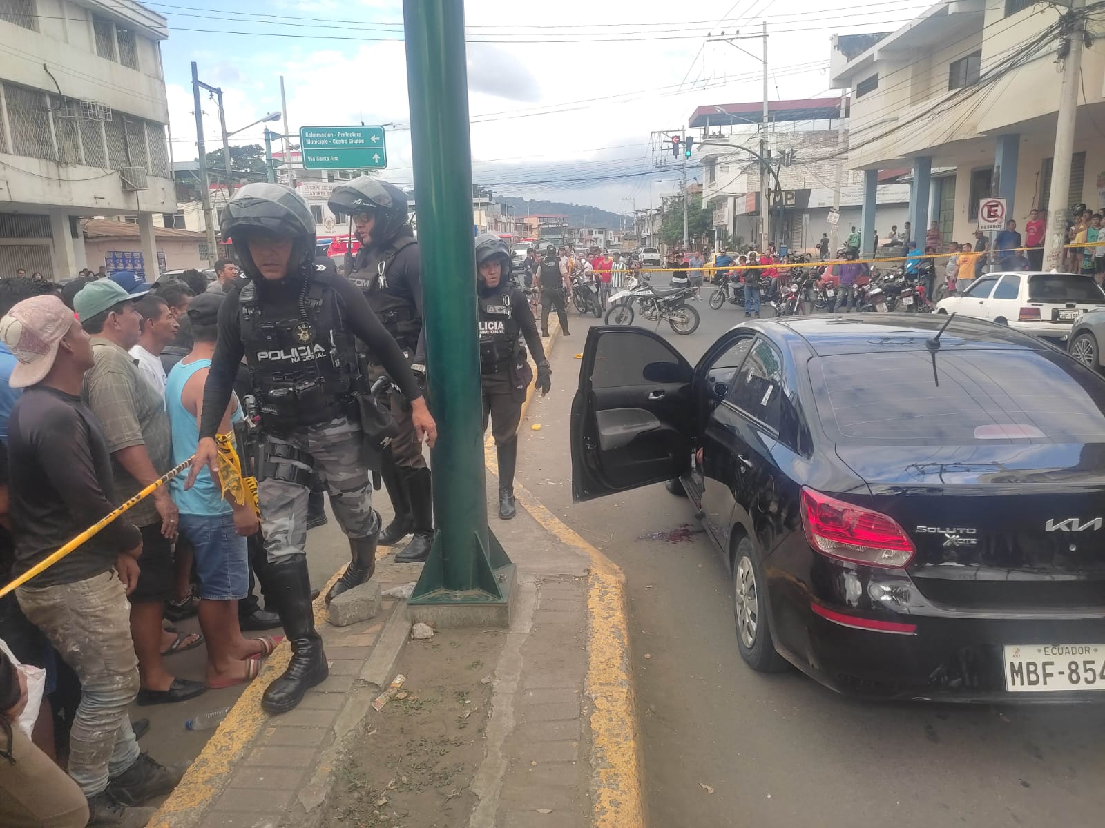 A un hombre conocido como "Chibolo" lo acribillaron cerca a las instalaciones de la Terminal Terrestre de Portoviejo, en Manabí.