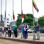 Con la izada de las banderas de Ecuador, Manabí y los 22 cantones de la provincia se inició el Mes del Manabitismo.