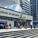 Susto por amenaza de falsa bomba en sede del Ministerio de Educación en Quito
