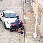 El conductor que embistió a un ladrón con su camioneta, en el norte de Guayaquil, ahora pide ayuda económica.