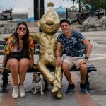 La pareja de youtubers del canal 'Darle la Vuelta' recibió un mensaje cuando dijeron que iban a visitar Guayaquil.