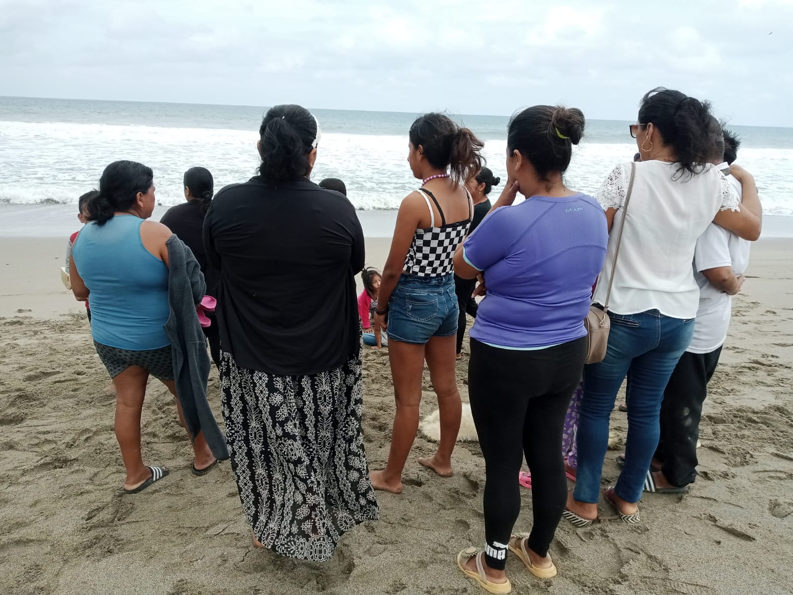 Familiares de los pescadores desaparecidos los buscan por su cuenta