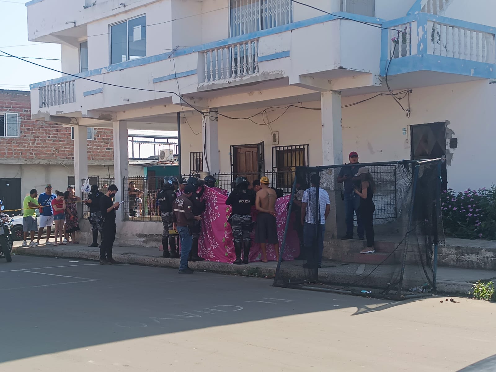 Hombre es asesinado en el barrio La Paz, en Manta