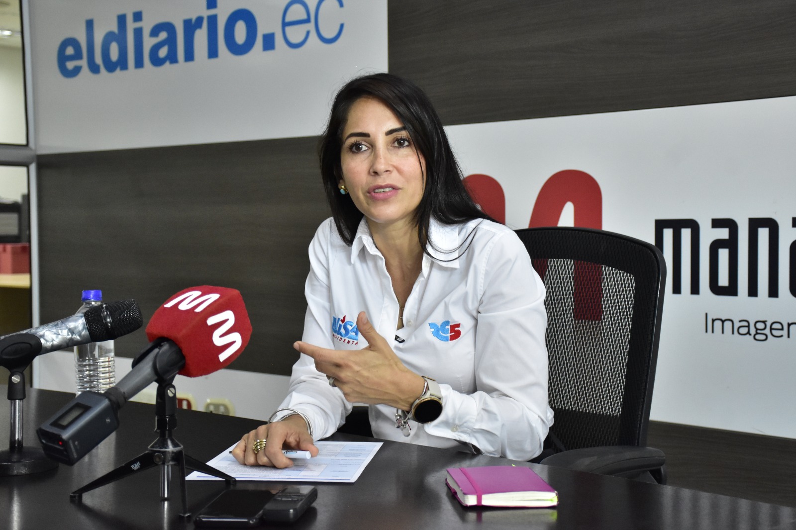 La candidata presidencial por el movimiento de la Revolución Ciudadana, Luisa González, estuvo de paso por Manabí.