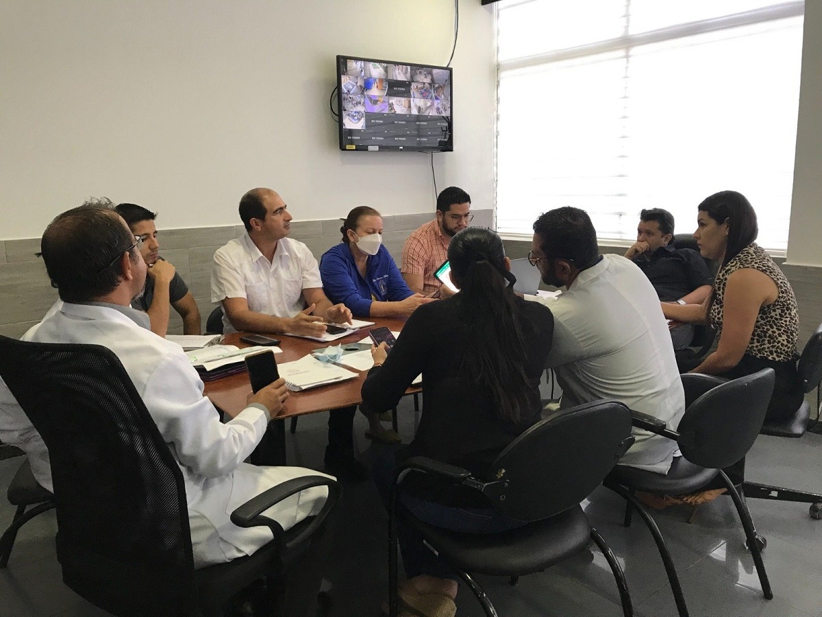 Reunión del IESS Portoviejo ante El Niño planes de contingencia