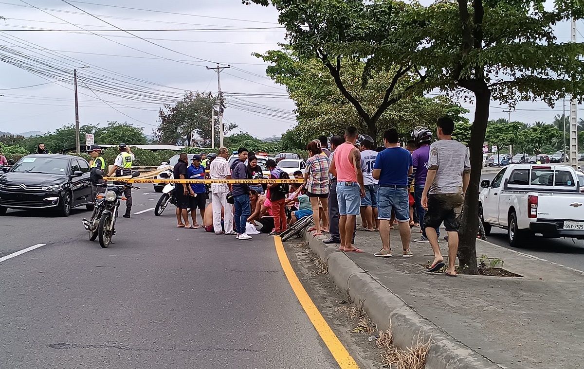 Vendedor de lotería murió atropellado en Portoviejo