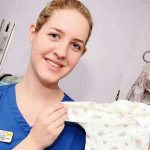 Un tribunal británico condenó a cadena perpetua a una enfermera hallada culpable de asesinar de siete recién nacidos.