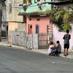 Niña de 7 años muere al ser alcanzada por una bala perdida, en Guayaquil