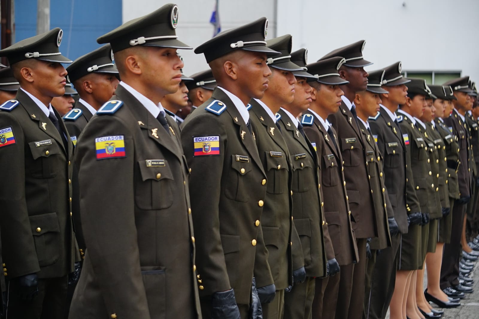 Policías no tienen dónde dormir Guayaquil