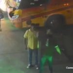 Dos hombres se fueron a los golpes al interior de la terminal terrestre del cantón Vinces, en la provincia de Los Ríos.