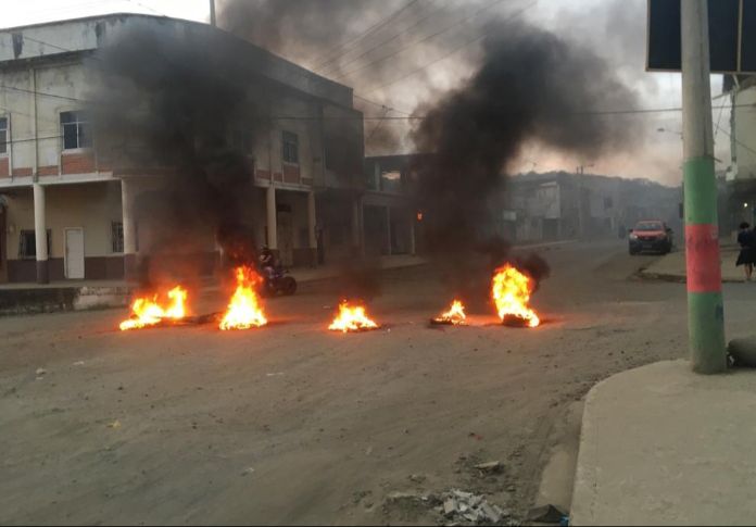 Tres protestas se registraron en diferentes sectores del cantón Jipijapa por la falta de agua potable, indicaron varios ciudadanos.