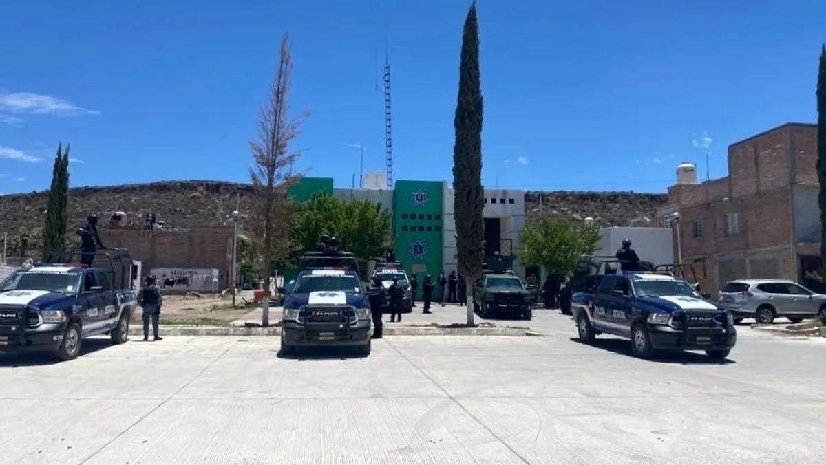 Hombres armados secuestran a cinco policías en Zacatecas, México