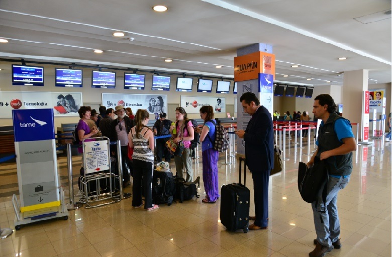 Los viajeros que llegan vía aérea a Ecuador podrán adquirir e ingresar al país con más productos sin pagar impuestos.