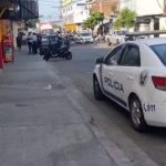 Dentro de la casa de su abuelita en el barrio Cuba, de Manta, fue asesinado un hombre de varios disparos.