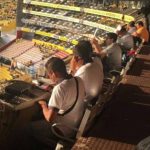 El partido entre Barcelona y Liga de Quito tuvo dos protagonistas, pero fuera de la cancha. Se trató de dos periodistas deportivos.