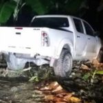 La camioneta en la que se movilizaba la víctima fue abandonada en una plantación de banano.