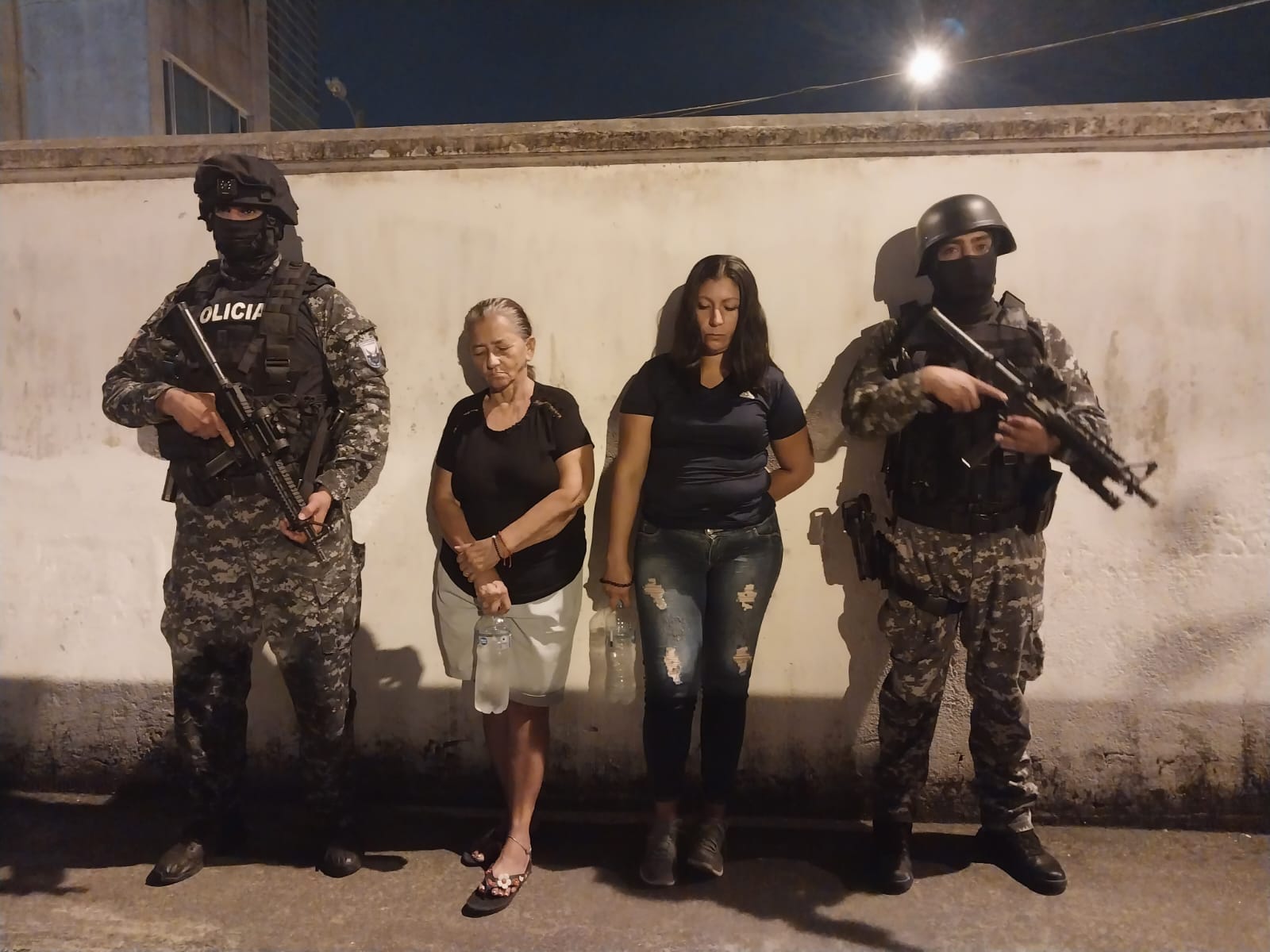 Operativos dejan cuatro detenidos con droga, en Santo Domingo