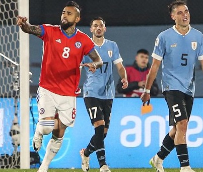 Uruguay se impuso 3-1 a Chile en las Eliminatorias mundialistas